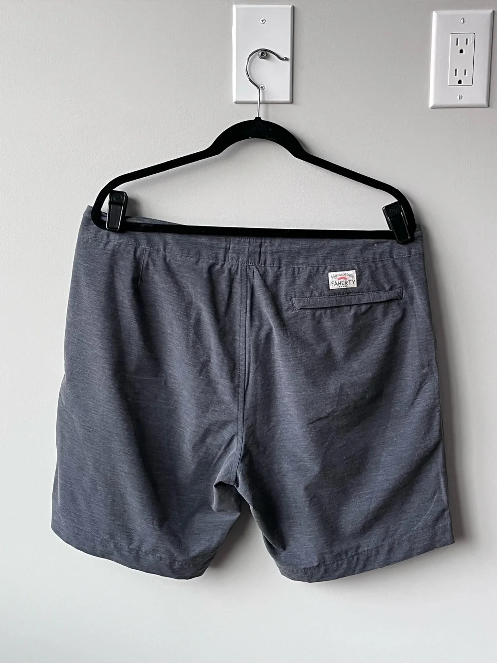 Faherty All Day Shorts Men Size 35 Gray Drawstring Stretch Flat Front Pockets 9”